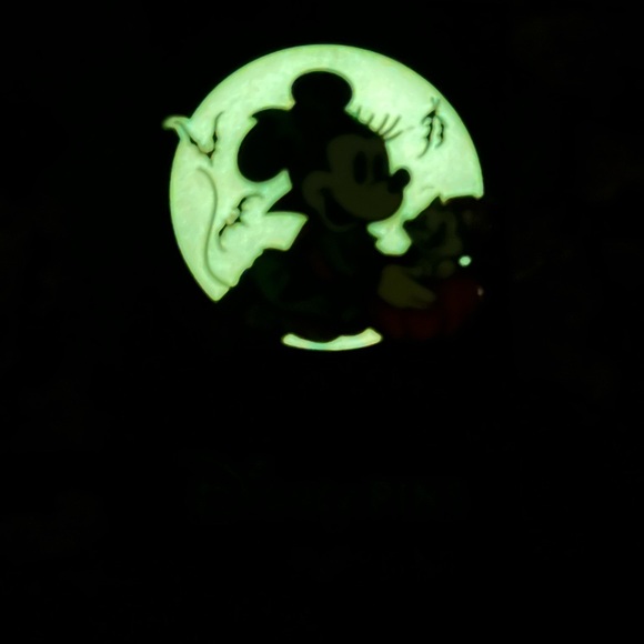 Mickey & Minnie Halloween Glow in the Dark Disneyland Pins - Picture 4 of 6